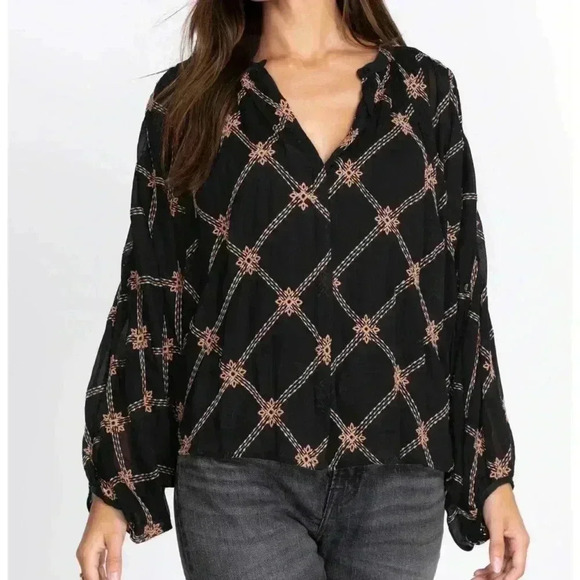 Johnny Was Tops - Johnny Was Iman Embroidered button down blouse s/m